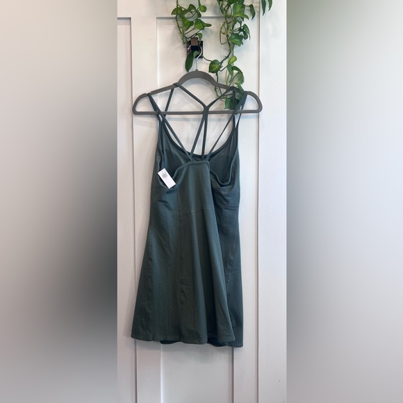 Old Navy Green Strappy Tank Top - Picture 2 of 4